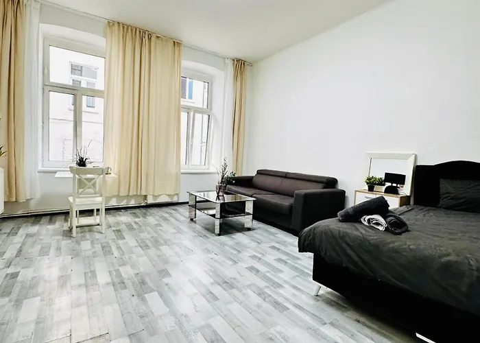 Апартаменти Beautiful Quick Access To Rathausplatz *